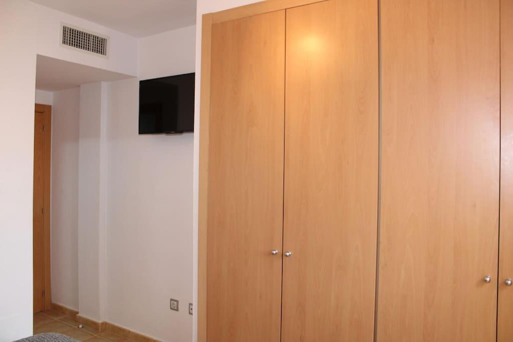Bright & Airy Sea View Apartment 모야카 외부 사진