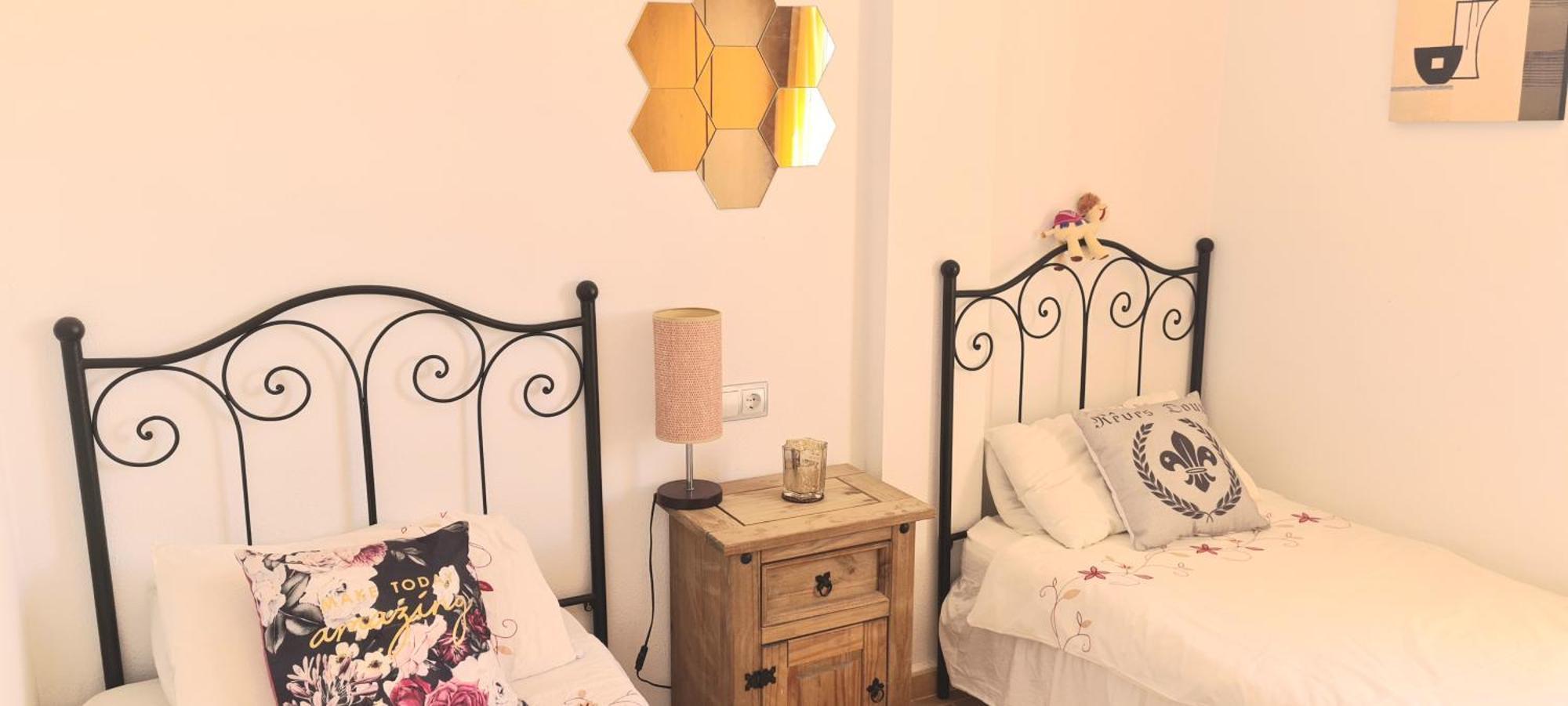 Bright & Airy Sea View Apartment 모야카 외부 사진